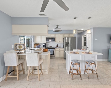 5240 Sw 2nd Place - Photo Thumbnail 8