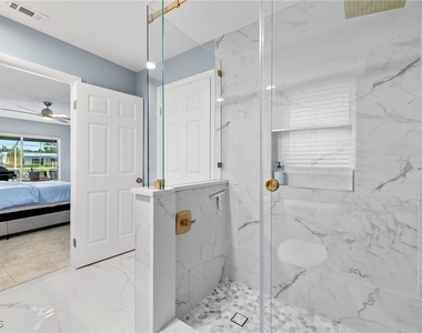 5240 Sw 2nd Place - Photo Thumbnail 18