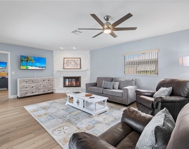 5240 Sw 2nd Place - Photo Thumbnail 6