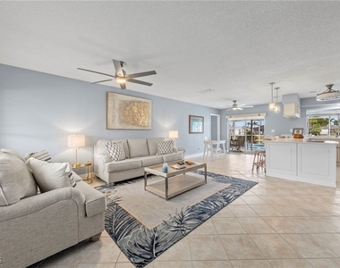 5240 Sw 2nd Place - Photo Thumbnail 3