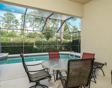 10082 Oakhurst Way - Photo Thumbnail 15