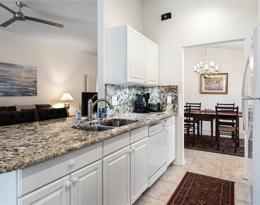 10082 Oakhurst Way - Photo Thumbnail 7