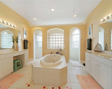 4114 Nw 39th Lane - Photo Thumbnail 11