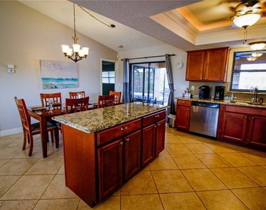 1403 Sw 40th Terrace - Photo Thumbnail 15