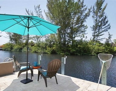 1403 Sw 40th Terrace - Photo Thumbnail 14