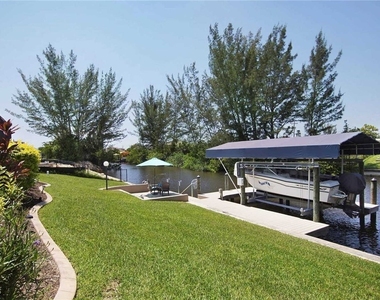 1403 Sw 40th Terrace - Photo Thumbnail 16