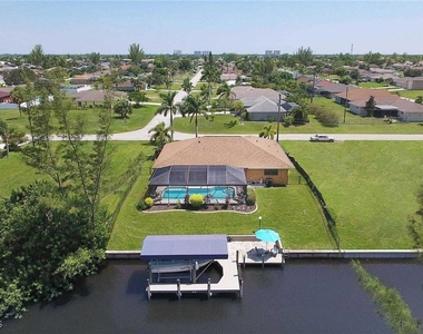 1403 Sw 40th Terrace - Photo Thumbnail 22