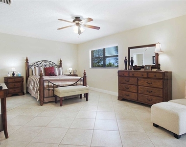 1403 Sw 40th Terrace - Photo Thumbnail 8