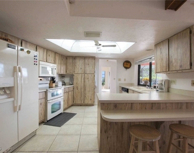 1422 Se 12th Terrace - Photo Thumbnail 5