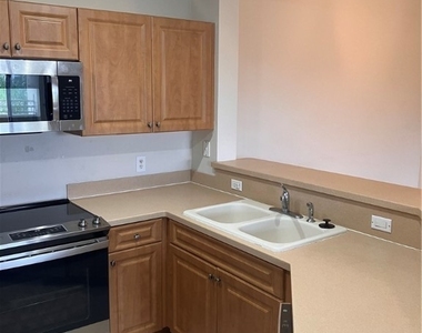 2904 Tuscan Drive - Photo Thumbnail 9
