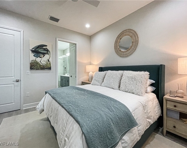 7162 Saona Court - Photo Thumbnail 14