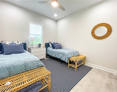 7162 Saona Court - Photo Thumbnail 15