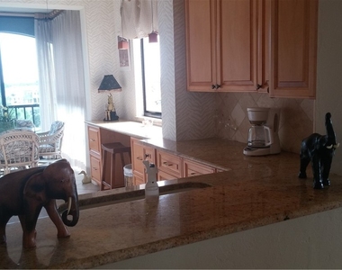 6520 Valen Way - Photo Thumbnail 5