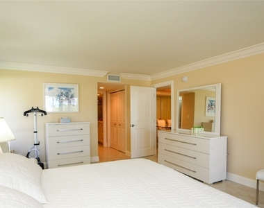4551 Gulf Shore Boulevard N - Photo Thumbnail 24