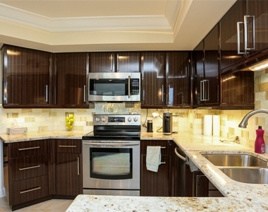 4551 Gulf Shore Boulevard N - Photo Thumbnail 9