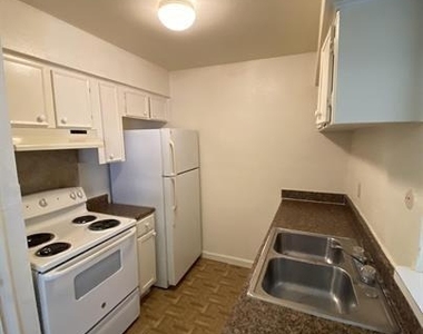 2606 Beatty Street - Photo Thumbnail 2