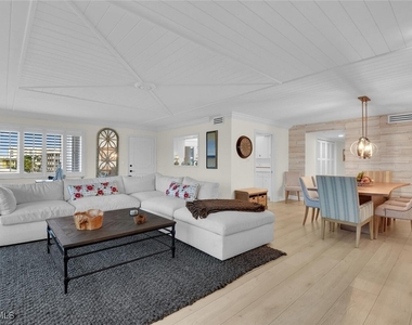 222 Harbour Drive - Photo Thumbnail 2