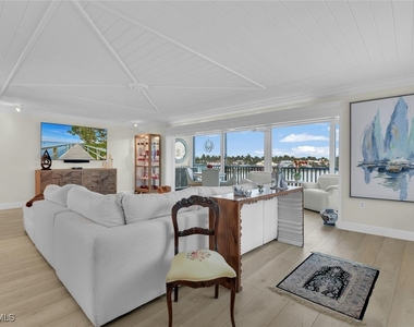 222 Harbour Drive - Photo Thumbnail 1