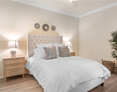 9727 Acqua Court - Photo Thumbnail 10
