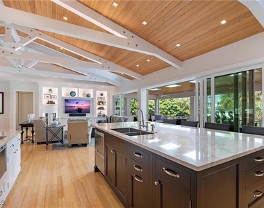 491 17th Avenue S - Photo Thumbnail 7