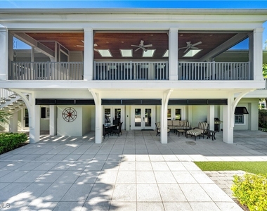 491 17th Avenue S - Photo Thumbnail 4