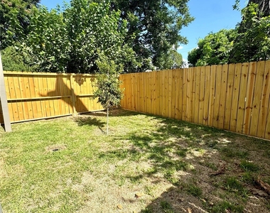 7322 Laredo Street - Photo Thumbnail 16