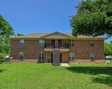 200 Daniels Dr - Photo Thumbnail 6