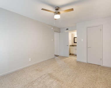 8701 Town Park Drive - Photo Thumbnail 5