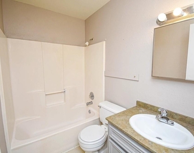 138 Sandpiper Circle - Photo Thumbnail 10