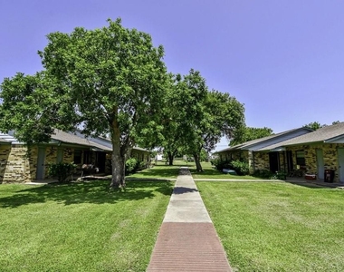 138 Sandpiper Circle - Photo Thumbnail 4