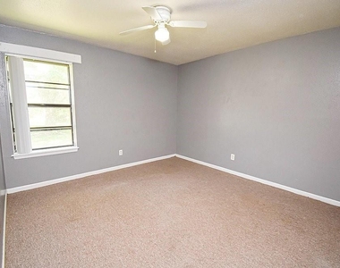 138 Sandpiper Circle - Photo Thumbnail 9