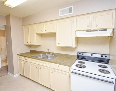 138 Sandpiper Circle - Photo Thumbnail 7