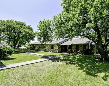 138 Sandpiper Circle - Photo Thumbnail 1