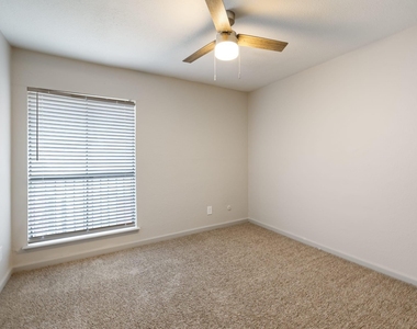 8701 Town Park Drive - Photo Thumbnail 5