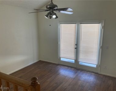 967 Derringer Lane - Photo Thumbnail 5