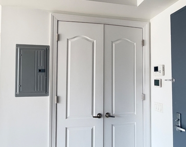 3440 Guider Ave - Photo Thumbnail 2