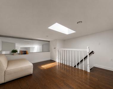 884 Franklin Avenue - Photo Thumbnail 7