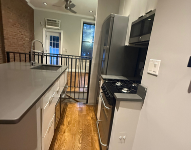 246 Mott Street - Photo Thumbnail 2