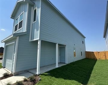 812 Sandhill Crane Lane - Photo Thumbnail 2