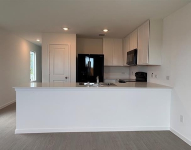 812 Sandhill Crane Lane - Photo Thumbnail 7