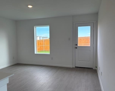 812 Sandhill Crane Lane - Photo Thumbnail 13