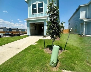 812 Sandhill Crane Lane - Photo Thumbnail 4