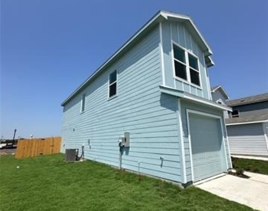 812 Sandhill Crane Lane - Photo Thumbnail 3