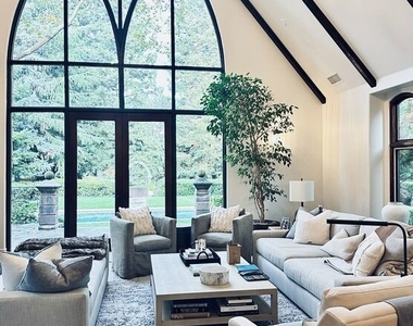530 Hawthorn Road - Photo Thumbnail 10