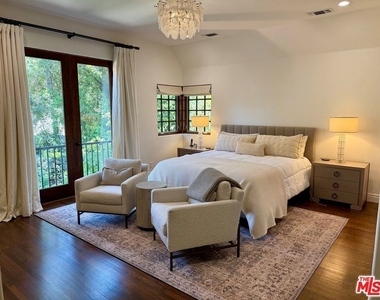 530 Hawthorn Road - Photo Thumbnail 12
