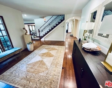 530 Hawthorn Road - Photo Thumbnail 1