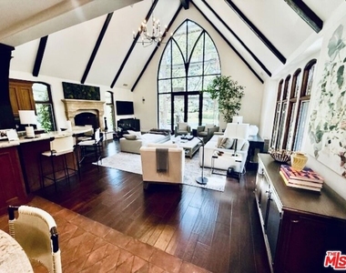 530 Hawthorn Road - Photo Thumbnail 7