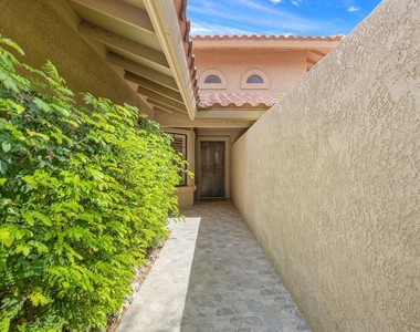 41484 Woodhaven Drive Drive W - Photo Thumbnail 3