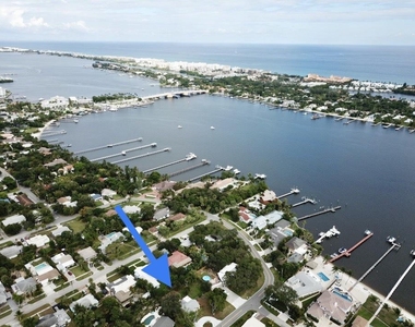 727 S Lake Drive - Photo Thumbnail 5