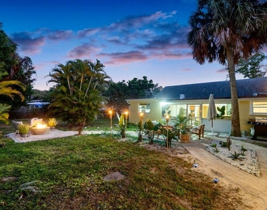 727 S Lake Drive - Photo Thumbnail 22